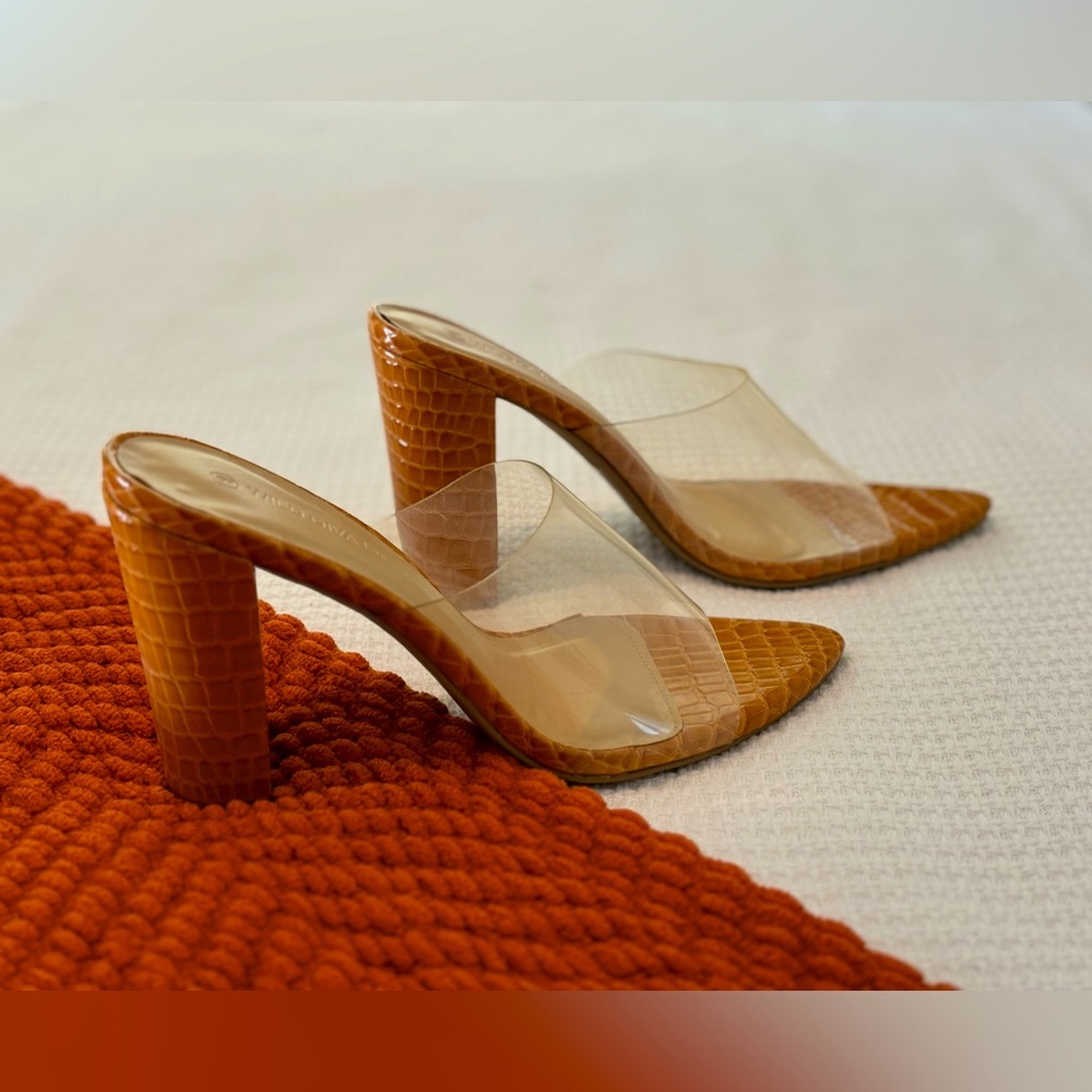 Wild Dive heels. Size 9. Gorgeous!